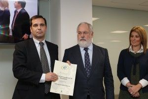 Pedro Gallardo junto al ministro de Agricultura