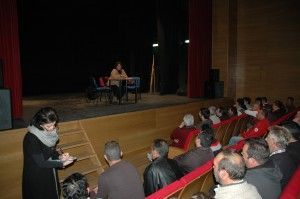 Varias decenas de personas esperan poder viajar a Francia para realizar sus campañas agrícolas